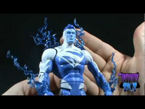 toy-spot---dc-universe-classics-wave-2-blue-superman-figure