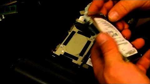 Acer Aspire One 722 Replacing the Hard Drive