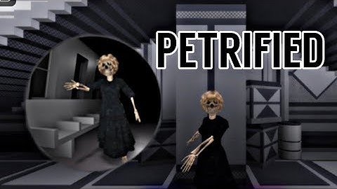 HOW TO GET "PETRIFIED" BADGE and Skull Lady Morph in Accurate Piggy Roleplay The Return ROBLOX