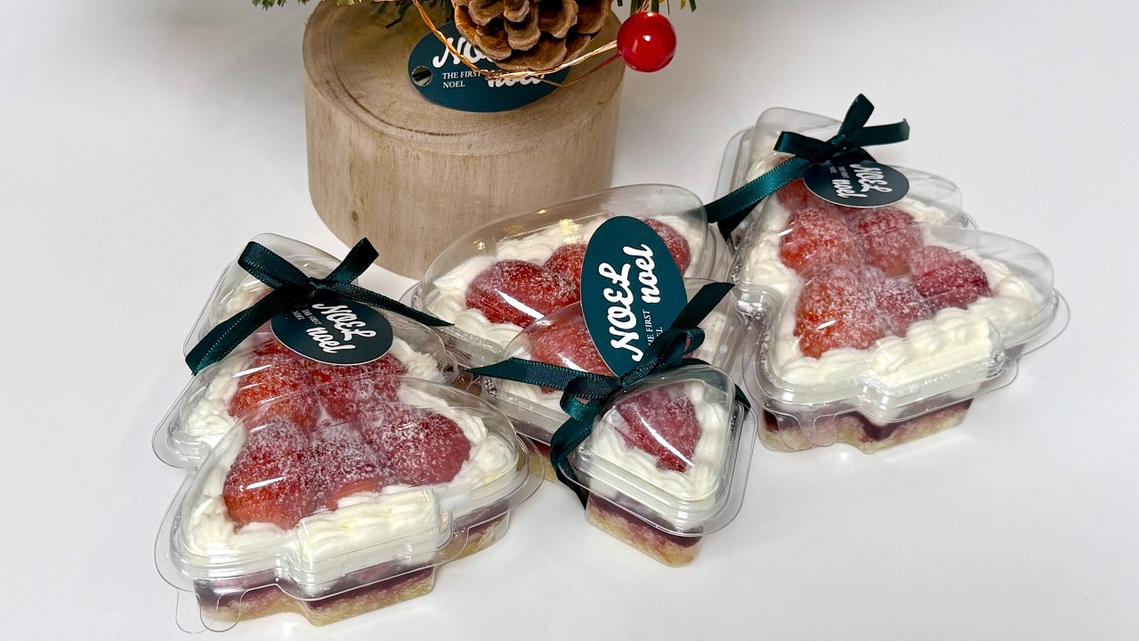 크리스마스 케이크 고민 끝! 쉽다 but 이쁘다! 딸기 트리 케이크🍓 I 크리스마스 케이크 레시피 I Christmas Cake Recipe