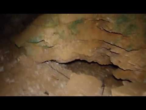 Vidéo: L'énigme De La Grotte Aux Serpents Près Du Village De Krasny Gulyai - Vue Alternative