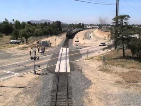 ATSF 3751 San Bernardino Railroad Days 2011 (Rialto Ave) - YouTube
