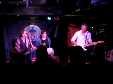 Kathleen Edwards - "Your Love" (The Outfield) live
