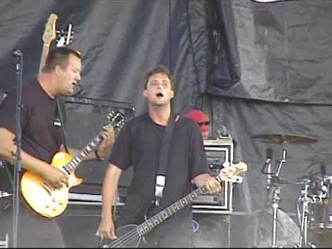 Video: Ким warped tour 2002 ойноду?