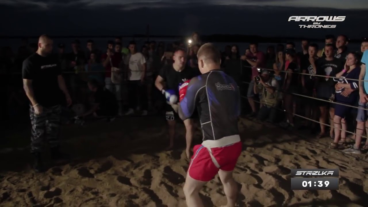 Spectacular battle. Battle in the streets.