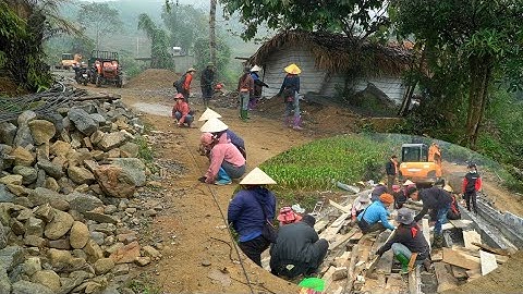 Cầu Khe Trang (134) Hừng hực khí thế bà con Khe Vác uốn nắn cắt xong sắt ghép cốp pha mặt Cầu 