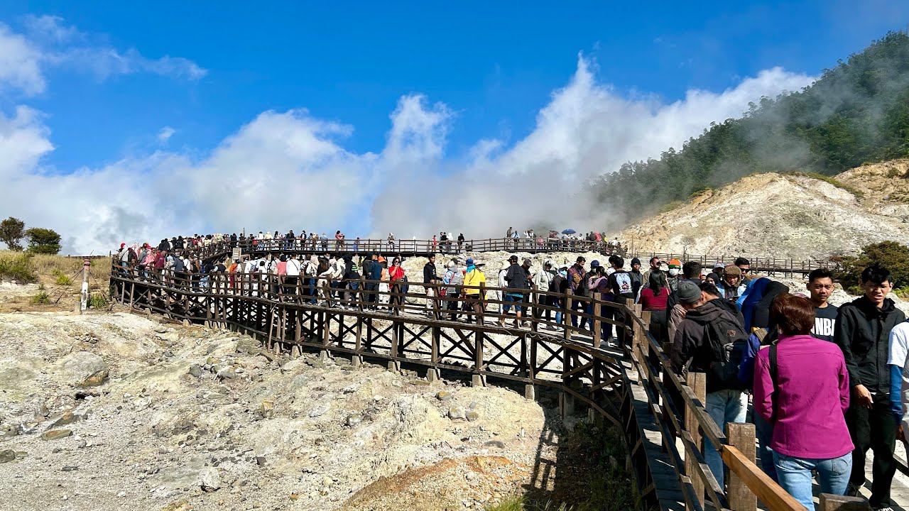 KAWAH SIKIDANG DIENG WONOSOBO BAU BELERANG SANGAT KUAT