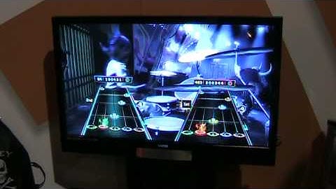 Broken CRT @ PAX 2009 - Chris vs Starslayer: Megadeth -Sweating Bullets