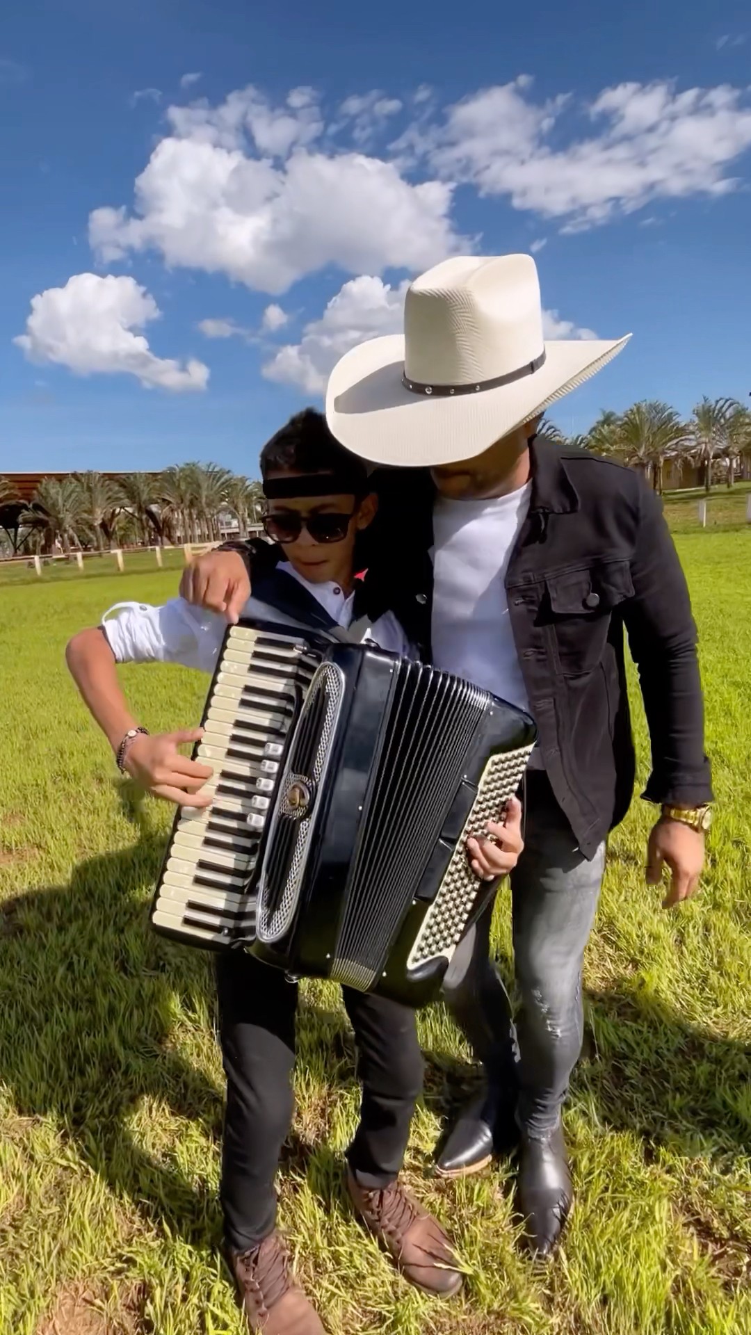 Essa música não sai da cabeça eita forró bom #boanoiteee #leaozinho #estourado #musica
