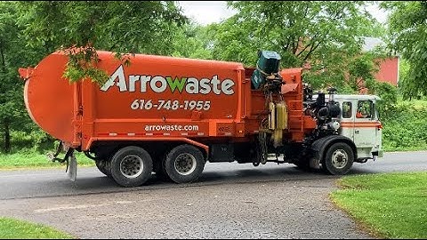 ArroWaste Autocar Labrie Automizer In Action!