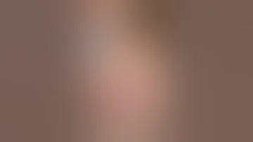 كيلوت وردي وتحته وردي 