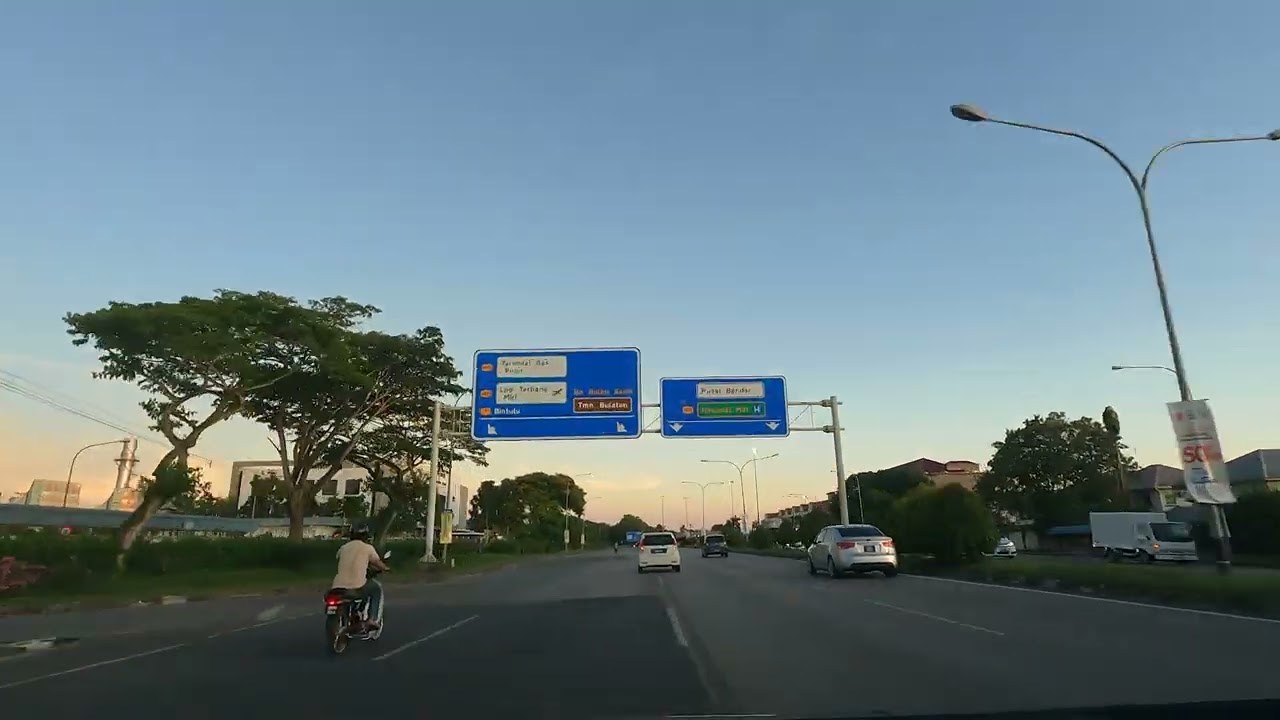 SUNSET DRIVE | Miri, Sarawak, Malaysia | GoPro Vlog 2022 | Driving tour  