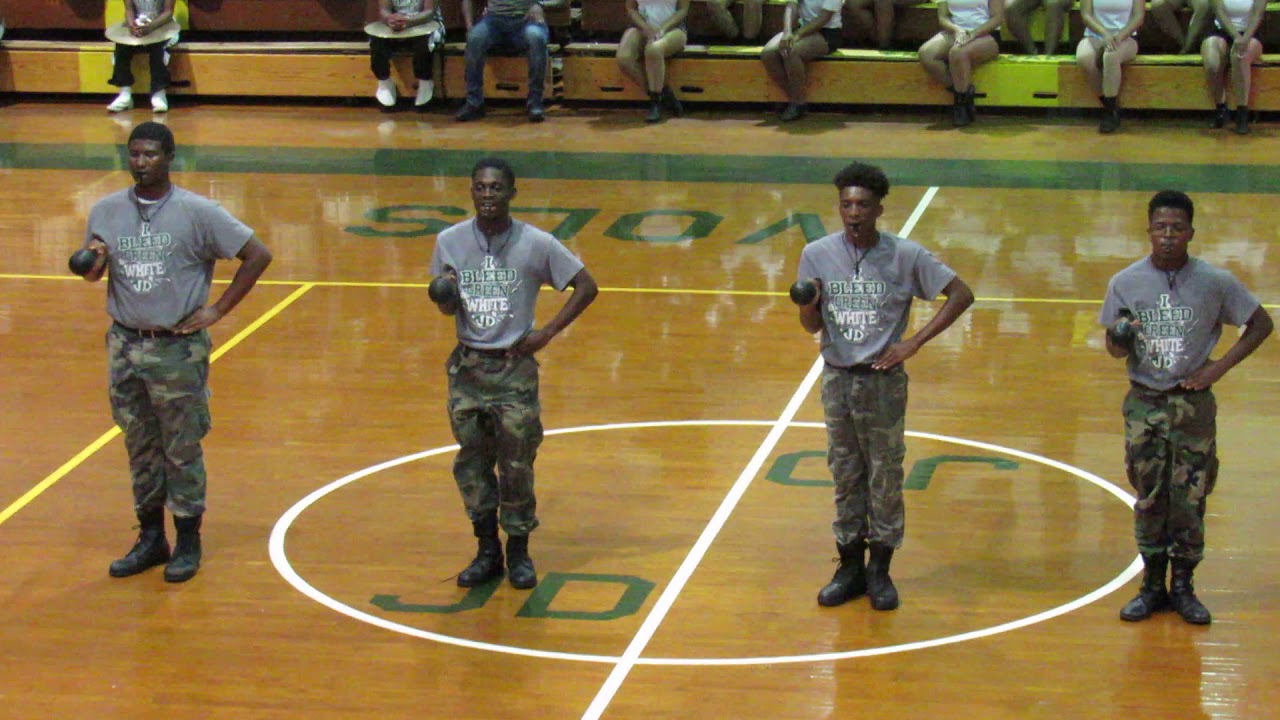 Jefferson Davis Vols Newest {2019 20 Drum Majors} In The Middle Left