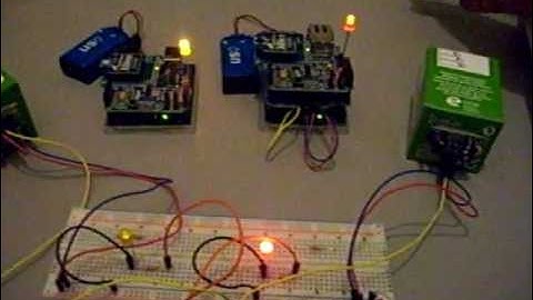 06 iPLIC project - Assembly with 3 Arduino, 3 XBee, 4 LED, 2 R220 and 2 PIR sensor