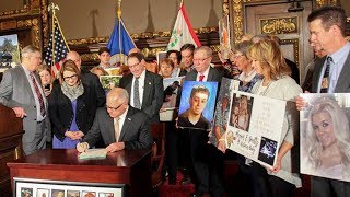 Walz Signs Bill Requiring Drivers To Use Hands-Free Phones