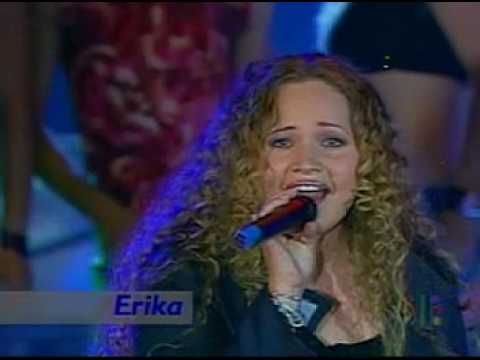 Watch the video for No me importa nada con estrella