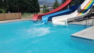 Kaydıraktan Havuza Kaymaya Çalışma...