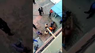 Police brutalizes a lawyer for coming to rescue a man they were beating