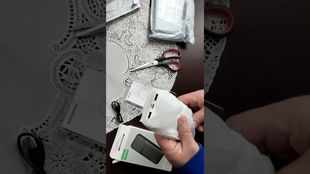 Розпакування та короткий огляд Rocoren power bank 10000 mah