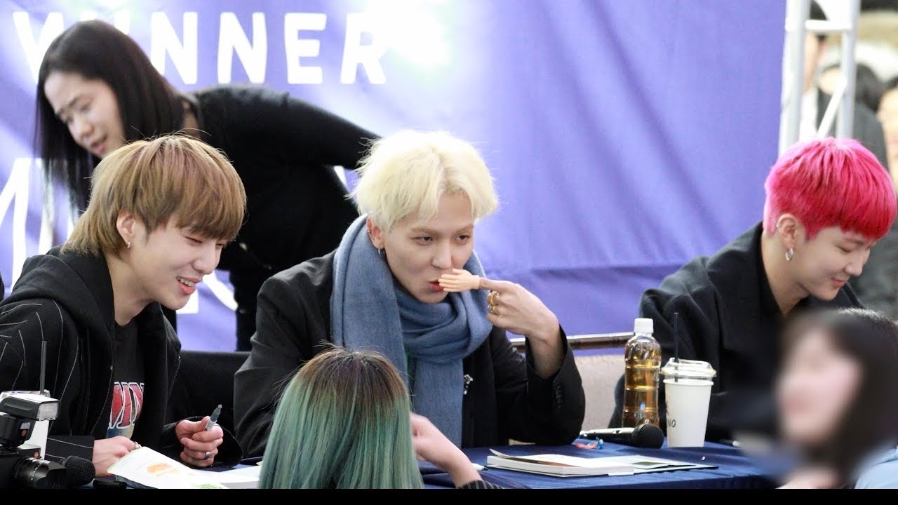 위너 (WINNER) 밀리언즈 팬사인회 ‘머플러를 두른 겨울남자 송민호’[4K 직캠]@181229 락뮤직