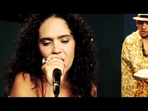 Sandália de Prata em "Som de drão" no Estúdio Showlivre 2012