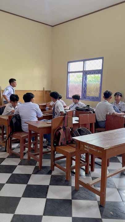 Kalian waktu sekolah kalo gabut dikelas gendangan gini juga ga #shorts #lucu #kocak