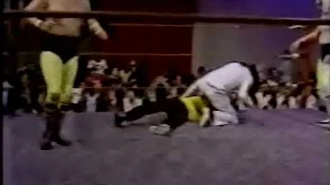 Jerry Calhoun nails Jimmy Hart! Gets piledriver & ...