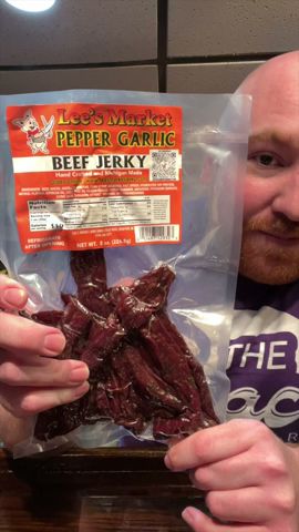 Tasting Lee's Market Natural Double-Smoke Hot Beef Jerky!!! YUM! #shorts # jerky #tastetest - YouTube