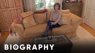 Celebrity House Hunting: Lisa Rinna - My Bathrooms | Biography