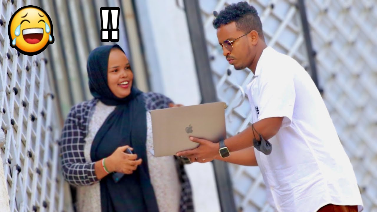 Password-ka Internetkooda Ayaa Hortooda Ku Xaday Siaan Ueego Falcelintooda!! Very Funny Prank | şaka