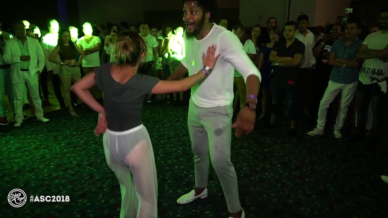 Yareli y Terry SalsAlianza Baile Social en Linea Acapulco Salsa Congress 2018