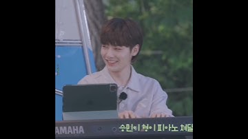 Thumbnail of "Kim Seungmin Mong Mong" - Han ft. Jeongin playing the piano | Stray Kids