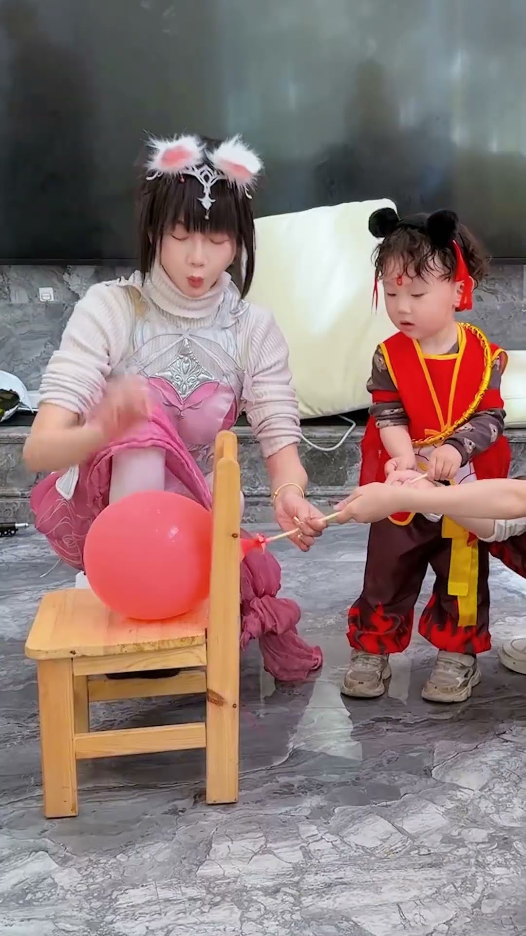 【斗罗大陆】小哪吒气球拔不出来怎么办！ #斗罗大陆 #小舞 #唐舞桐 #哪吒