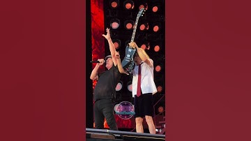 Angus Young Unleashed 🤟🏻 #angusyoung #acdc #rock #classicrock