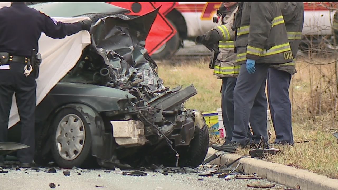 Police: 3 people killed in Youngstown crash - YouTube