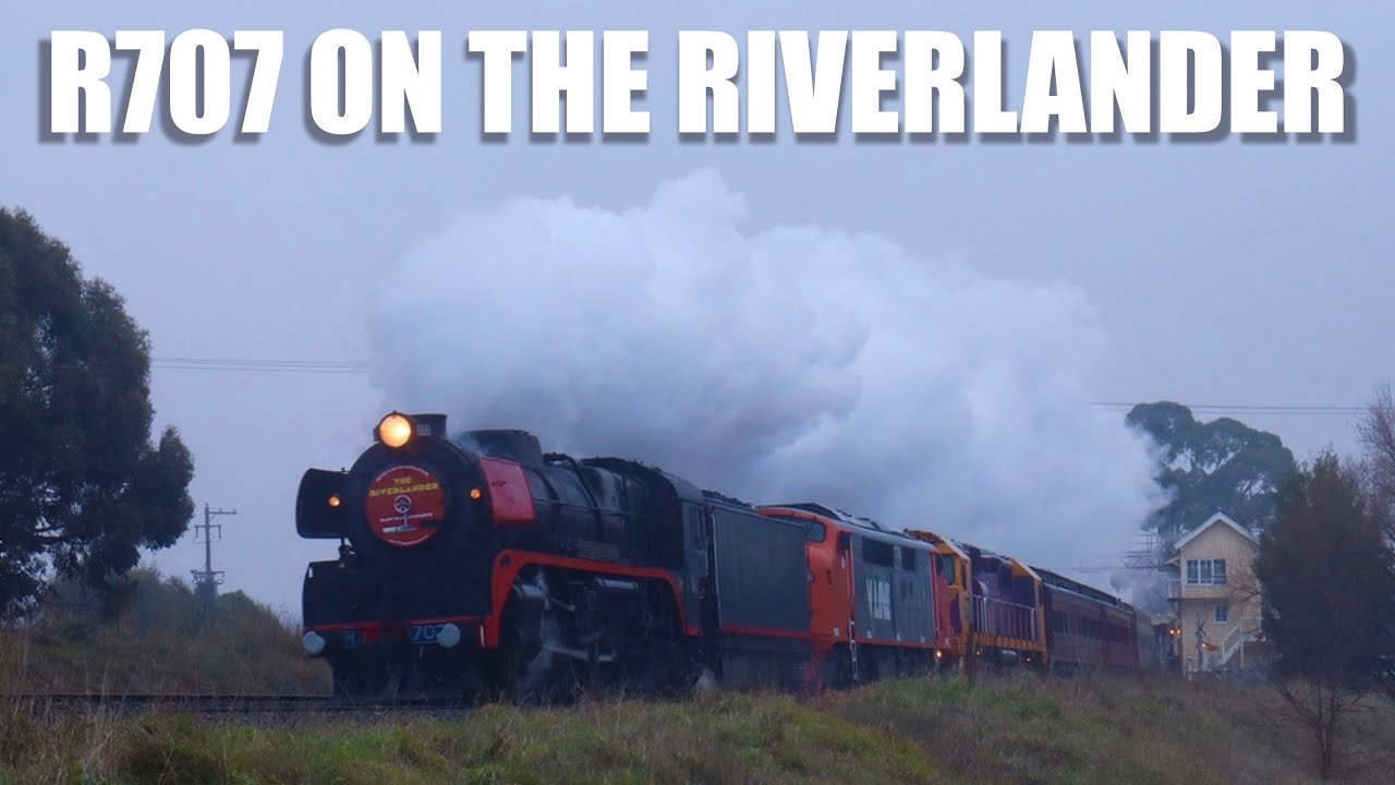 Britbus R707 R707 leads the Riverlander | 707 Operations - YouTube