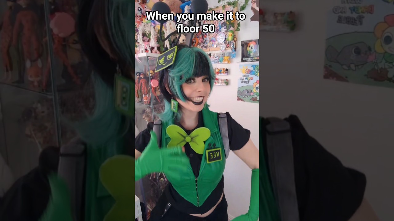 Vee SLAYS #dandysworld #roblox #cosplay #pebble #VEE #comiccon #dancetrend