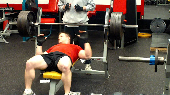 Greg Loupis 100% Drug free RAW 405 pound benchpress.