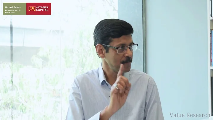 When is it beneficial to invest in a dividend reinvestment option?