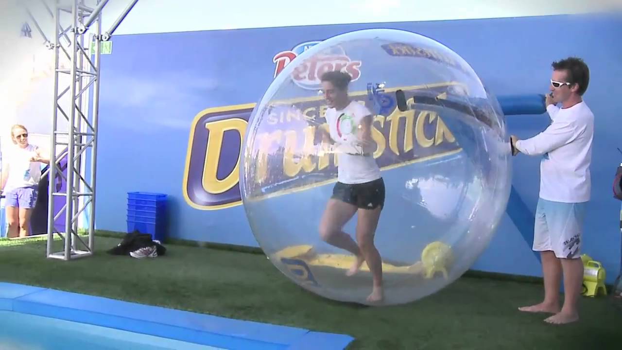 Andrea Petkovic walks on water - Australian Open 2011