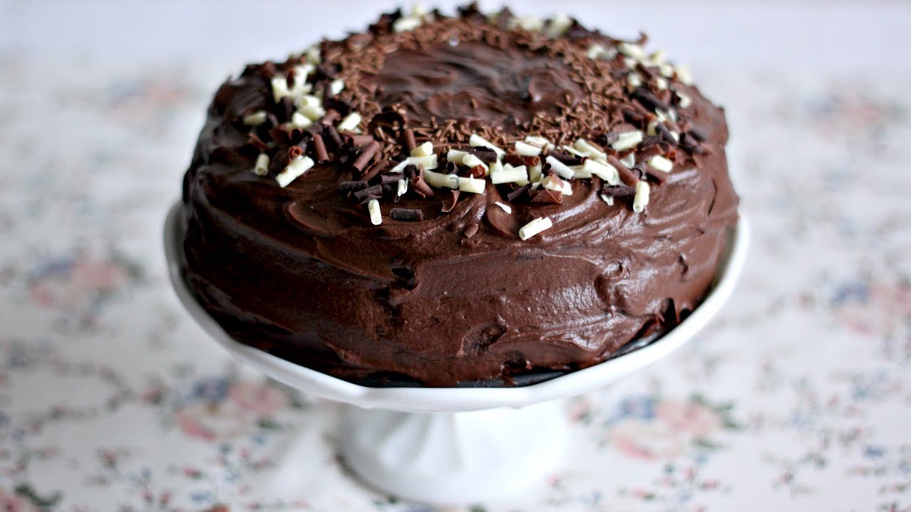 Old Fashioned Chocolate Cake - CrispyOven
