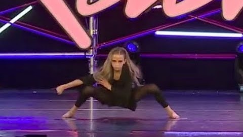 Ella Horan- Maybe We'll See (Performance as the Teen Core Performer