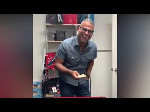Video: How To Prank A Colleague At Work