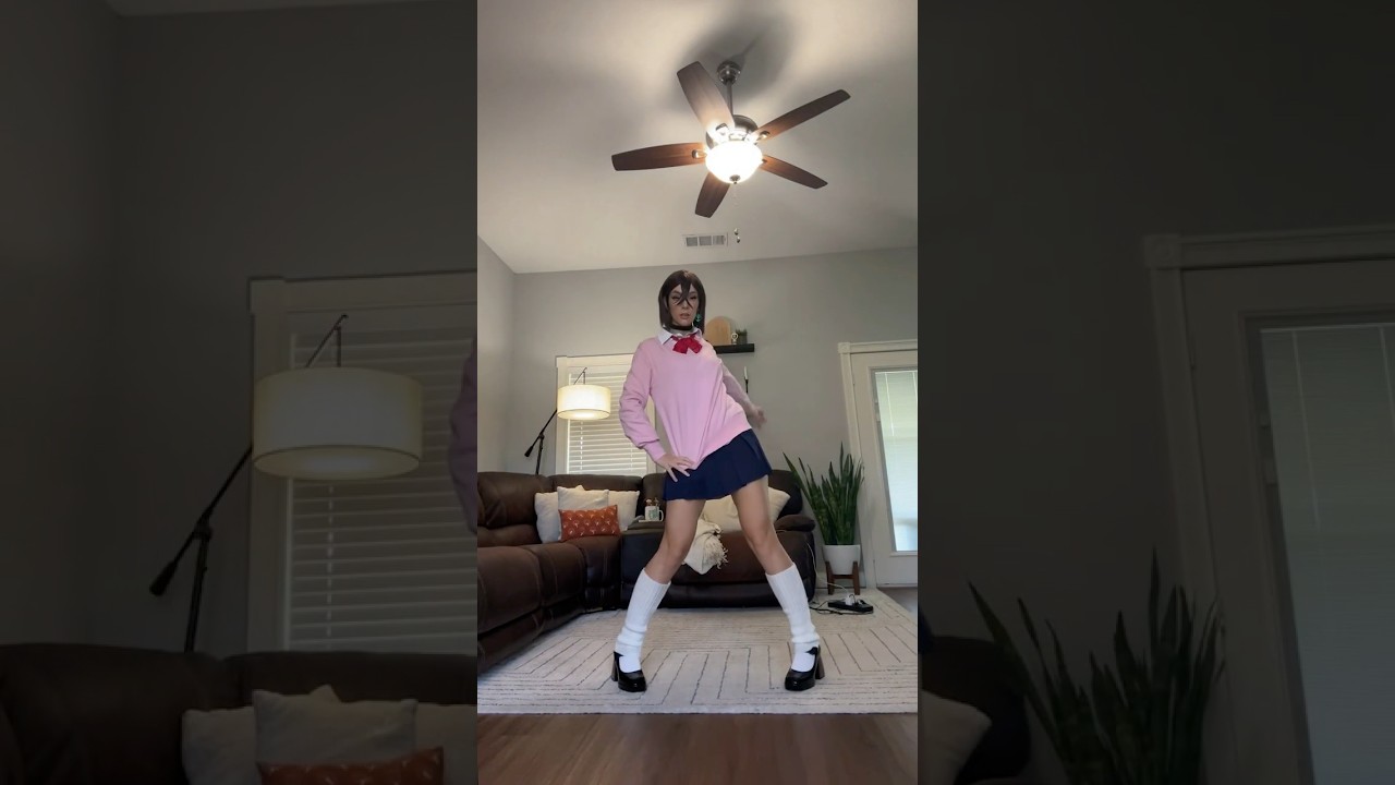 Momo Ayase Cosplay! Wanana bang!