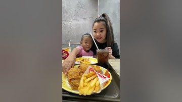 Mẹ Mẫn và Coca cùng cái món gà rán ghiền hoài hổng ngán! - CAO HOÀNG MẪN