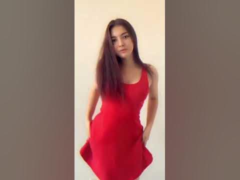 Девушка раздевается 🔞 - YouTube