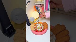 Hoi Chichies 💓, een heerlijke fruitschaal met koekjes 😋🍇🍓🍌🥨🍊😍 #ghana #nigeria #quitachie