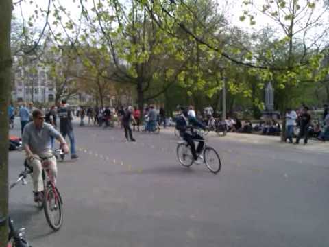 Skaters in Vondelpark
