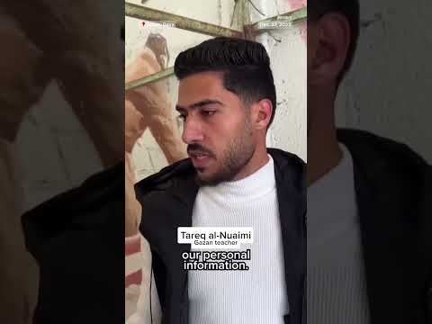 یک معلم آواره غزه برای کودکانی که در مدرسه پناه گرفته اند کلاس می گذارد