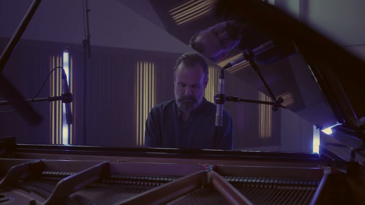 Watch Henrik Lindstrand – Klangland (Transformer Session) feat. Halvcirkel on YouTube Watch Henrik Lindstrand – Klangland (Transformer Session) feat. Halvcirkel on YouTube